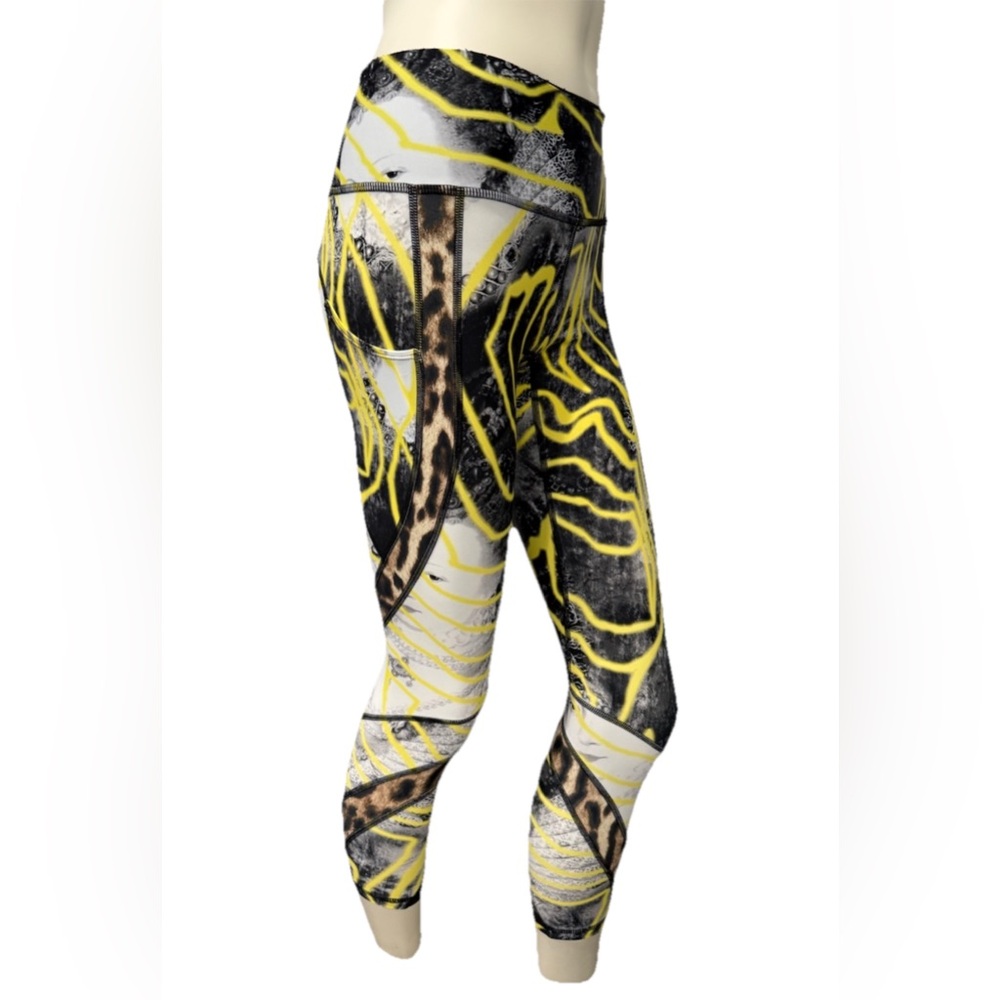 NWT Twin Fantasy Queen Print Panel Legging M Italian Fabric $249 Retail - Picture 5 of 16